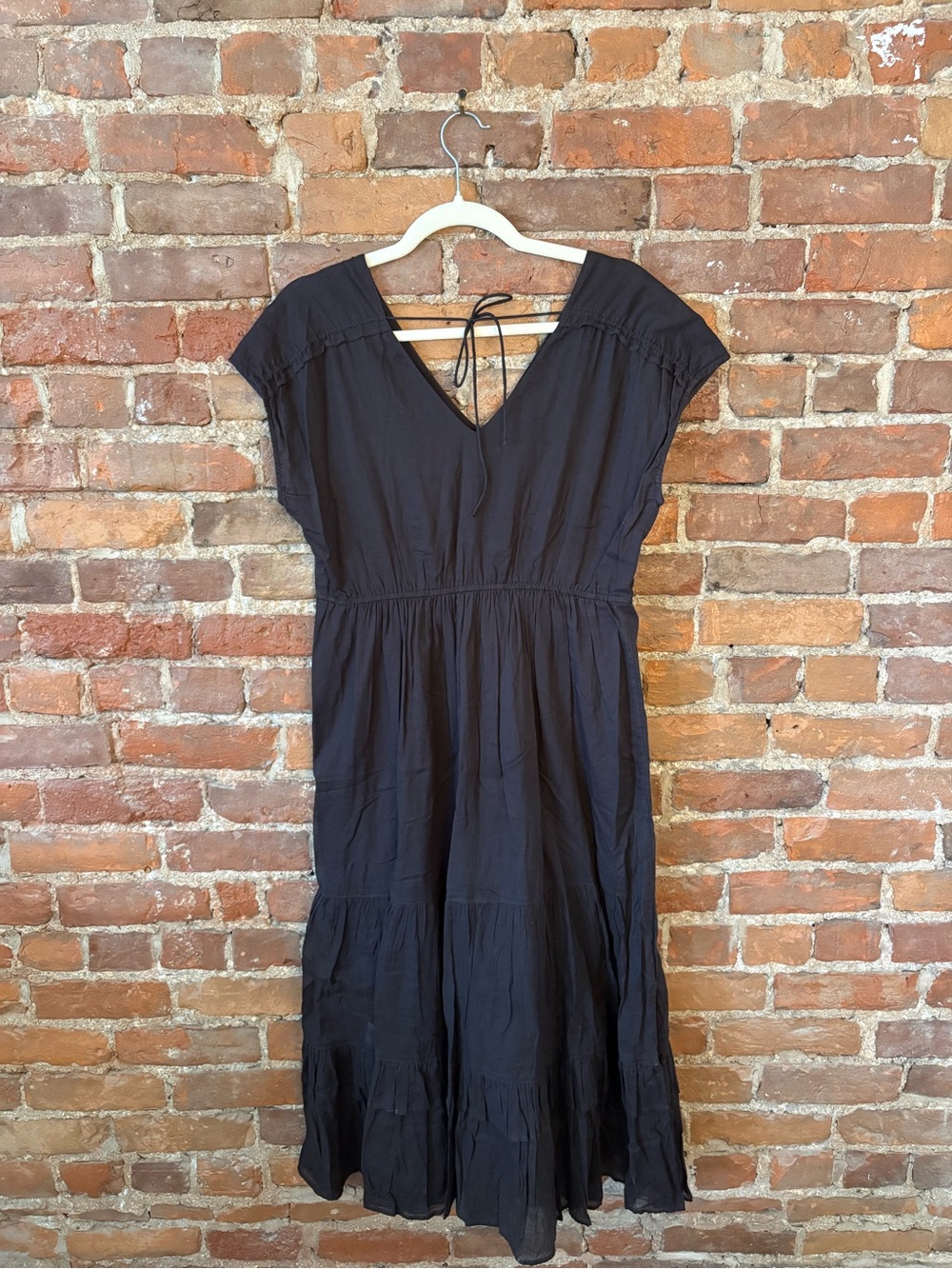 Elegant Black V-Neck Tiered Midi Dress with Tie Back
